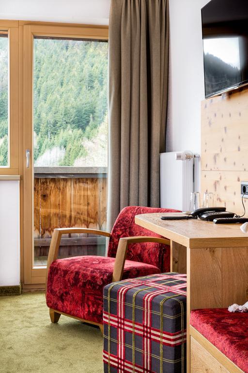 Hotel Garni Ernst Falch St. Anton am Arlberg Exterior foto