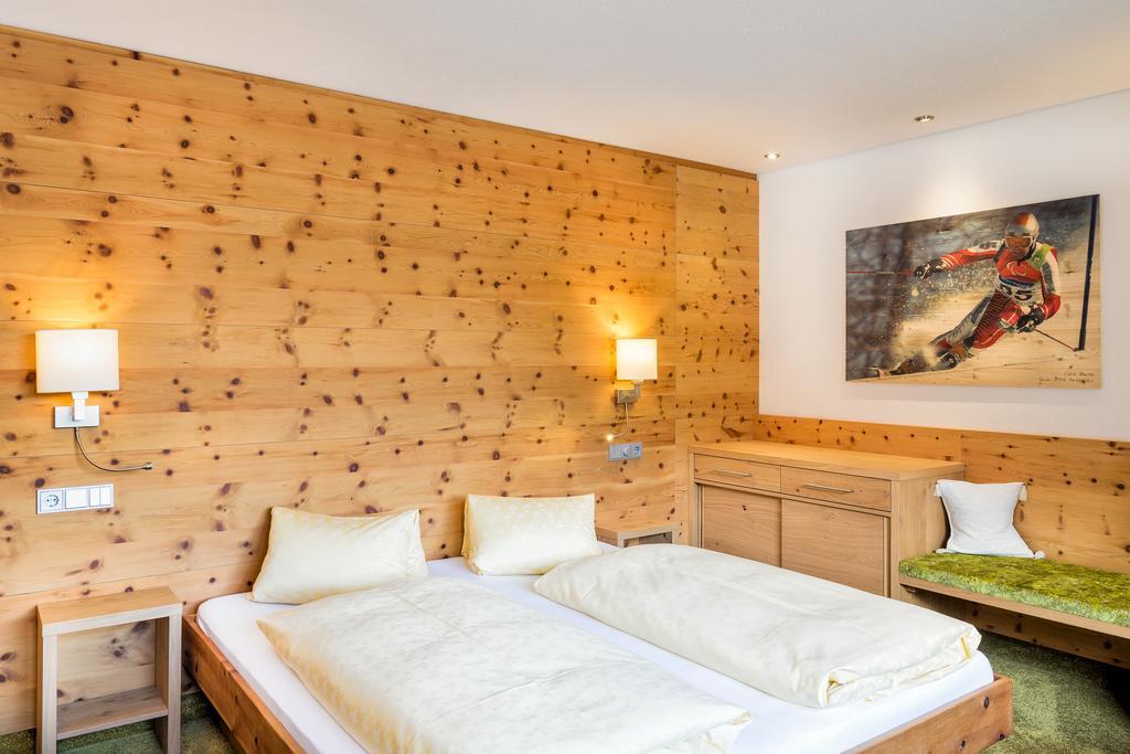 Hotel Garni Ernst Falch St. Anton am Arlberg Exterior foto